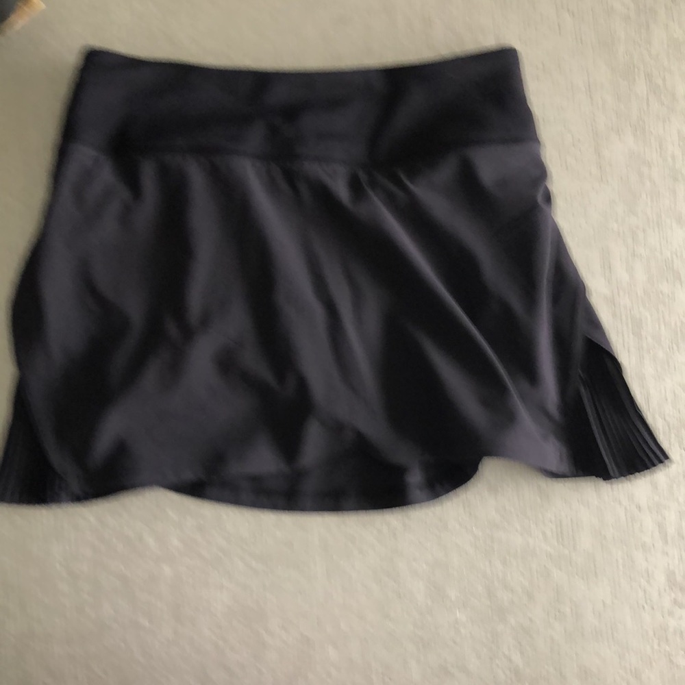 Lululemon Play Off The Pleats Skirt *13" size 2 - Picture 7 of 10